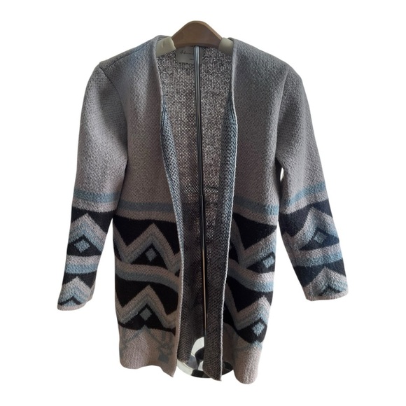 Active USA Women's Long Sleeve Gray Southwest Aztec Print Cardigan Sweater sz L - Picture 5 of 9